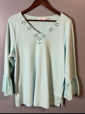 Quacker Factory QVC Jeanne Bice Large Seafoam Green Rhinestone Lace Sleeve Top